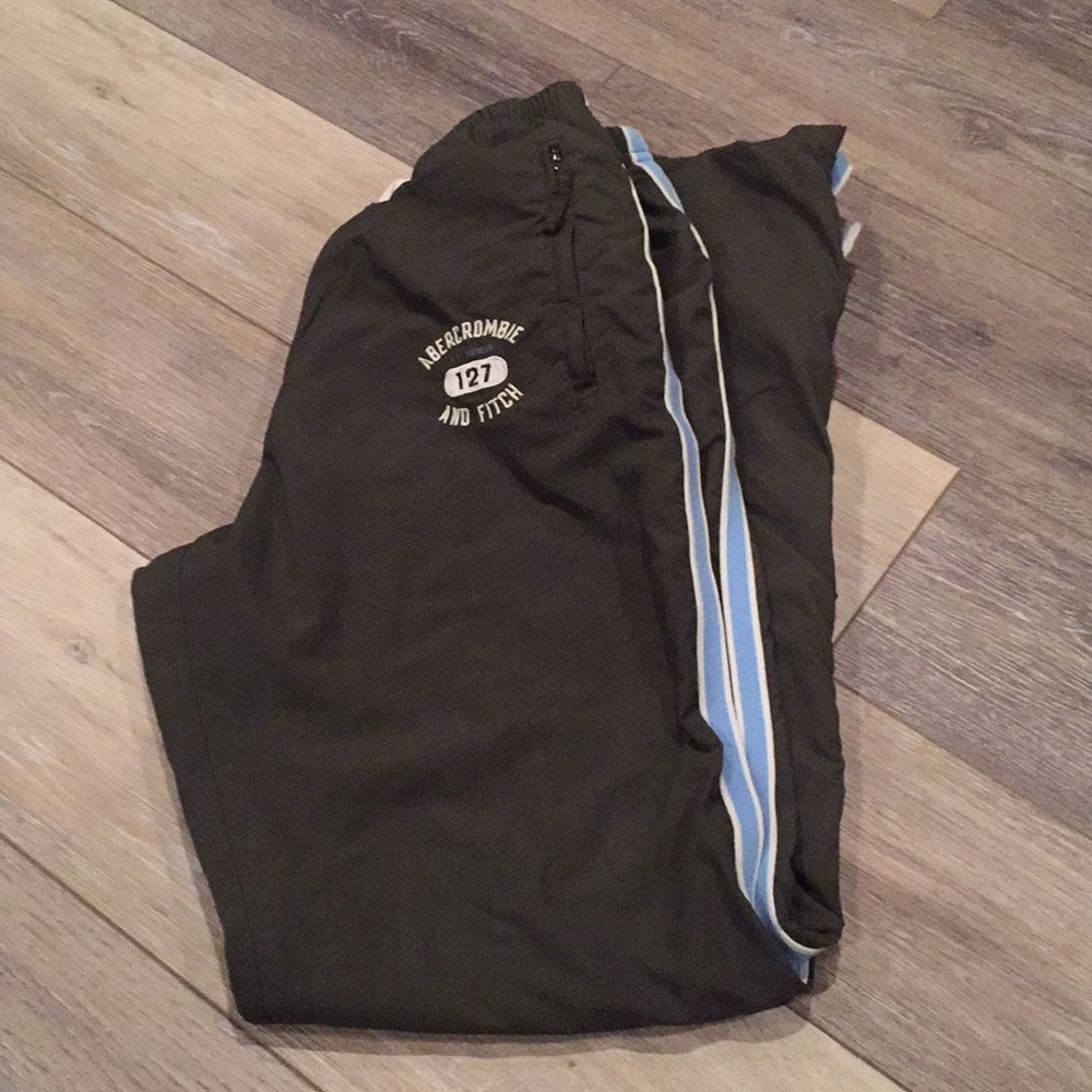 Nylon lined activewear by Abercrombie